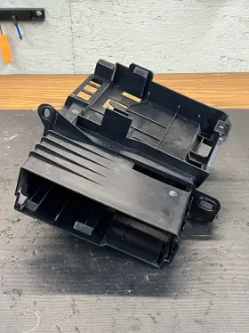 8r0035209a Audi 035209 2009 - 2017 Sq5 Q5 Bracket Support Sound Audio Amplifier Oem
