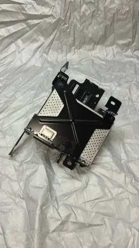 6927000 Bmw 2004-2010 645ci 650i Convertible Oem Amplifier With Mount Bracket