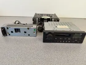 0247098 Clarion 1986 -1993 Saab 900 9000 Radio Cassette Tape Player Stereo