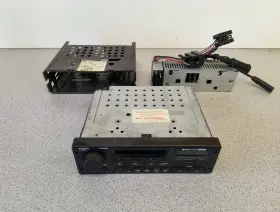 0273672 Clarion 1986 -1993 Saab 900 9000 Radio Cassette Tape Player Stereo