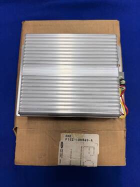 Ford F1sz-18b849-a Genuine Nos Amplifier