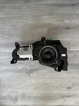 S2dt-18c804-ab Ford Oem Bronco Subwoofer And Amplifier Assembly