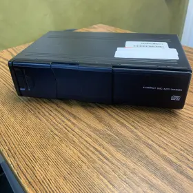 Yw1f-18c849-ad Ford Part# Factory 6 Disc Cd Changer Alpine Oem Without Cartridge