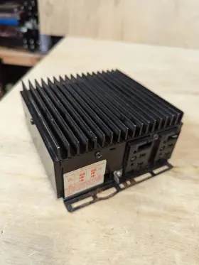 Cr-3001 Genuine Porsche / Blaupunkt 911/930 Car Stereo Power Amplifier 4 X 15 W Tested