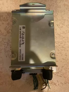 05064140ah Infinity 2007 2008 2009 2010 Jeep Jk Wrangler Amplifier Oem