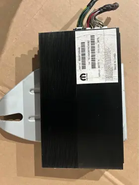 68267306ab Jeep 2016-2020 Grand Cherokee And Durango Amplifier Oem