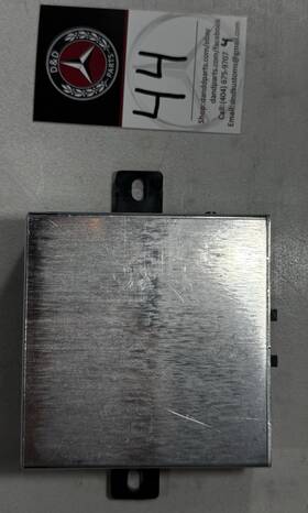 Mercedes-benz 1268201989 1991 Mercedes-benz W126 Sec Radio Amplifier Control Module 44