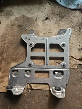2135452440 Mercedes-benz 2139008813 2017 E300 Audio Amplifier Bracket Oem