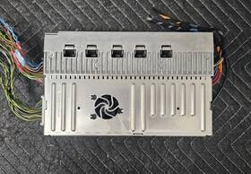 Mercedes-benz 221-820-11-89 2007-10 Mercedes-benz S550 W221 Genuine Stereo Radio Amplifier