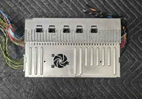 221-820-11-89 Mercedes-benz 2007-10 S550 W221 Genuine Stereo Radio Amplifier