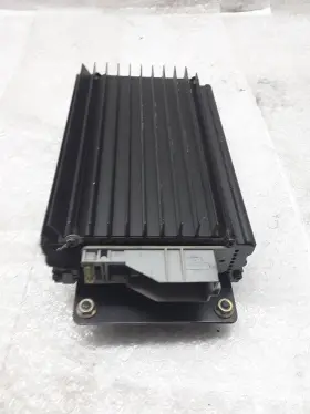 661.mb1r97 Mercedes-benz Rear Amplifier 1997 E420 E-420 177692 Z-126p