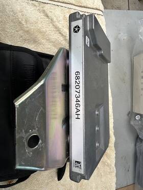 Mopar 68207346ah Genuine Amplifier