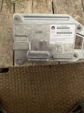 68549096ab Mopar 22 Grand Cherokee Amplifier Id