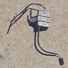 Nissan 28231-ea000 2006 Pathfinder Radio Antenna Signal Amplifier Module Oem 28231ea000 Used