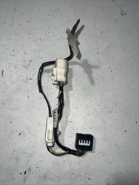 Toyota 246450 8440 1996-2002 4runner Ac Plug Amplifier 246450 8440