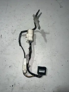 246450 Toyota 8440 1996-2002 4runner Ac Plug Amplifier
