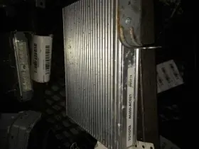 661.to1098 Toyota 1998 Avalon Amplifier Speakers Trunk Mounted