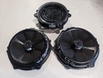 2012 Porsche Cayenne - Piece Door Speaker Set Oem 7PP035454E, 7PP035710B Used. Price: $121.50.