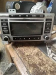 Audio & Visual Equip.(radio) Hyundai Santa Fe 09 Used. Price: $55.00.